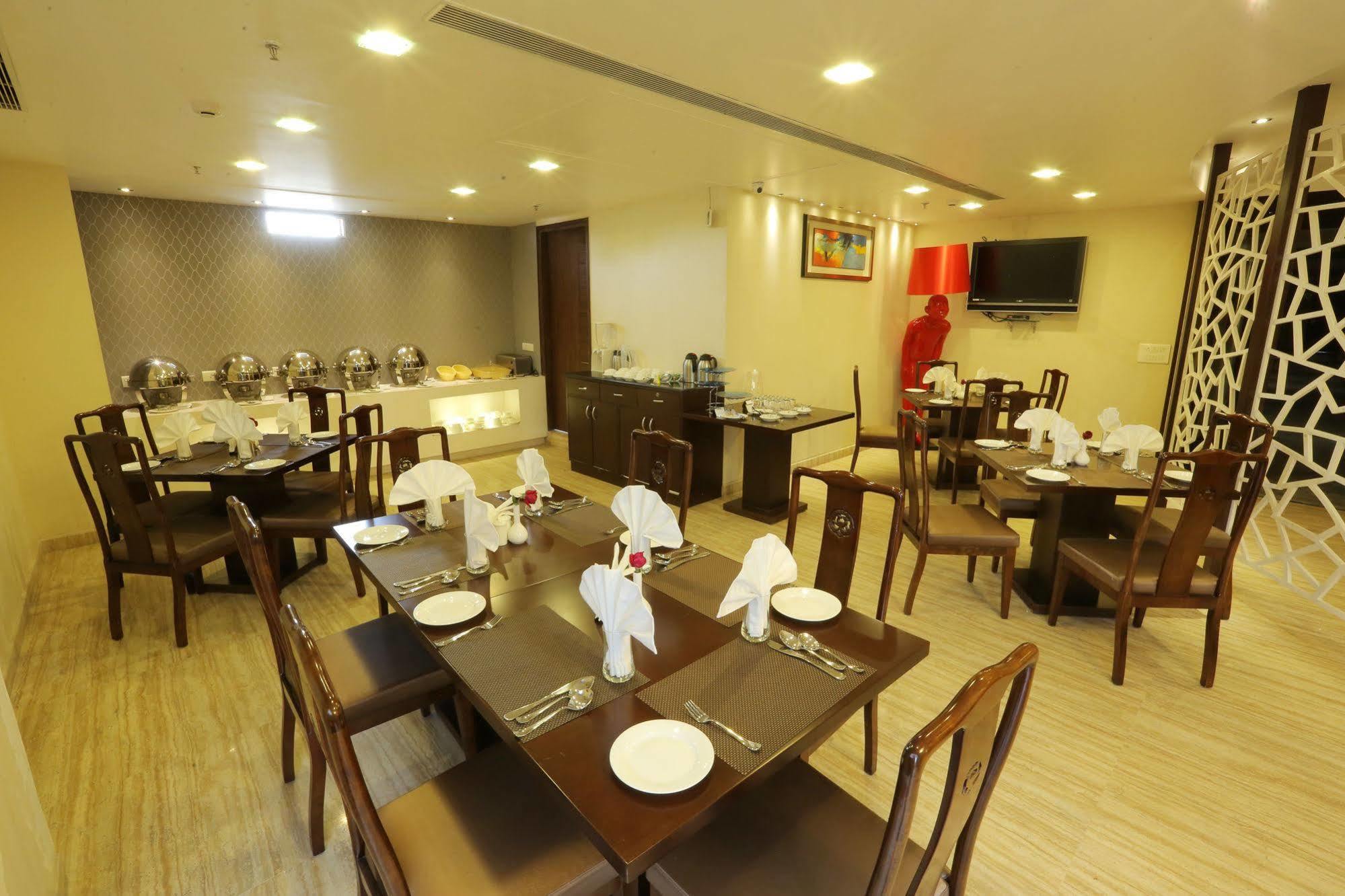 Five Elements Hotels Delhi- North Avenue New Delhi Exteriör bild