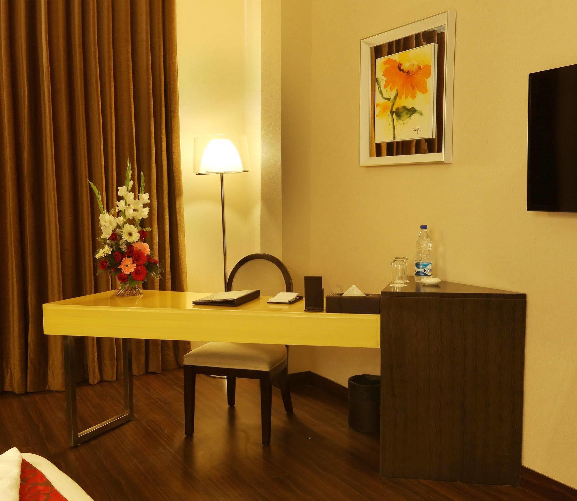 Five Elements Hotels Delhi- North Avenue New Delhi Exteriör bild