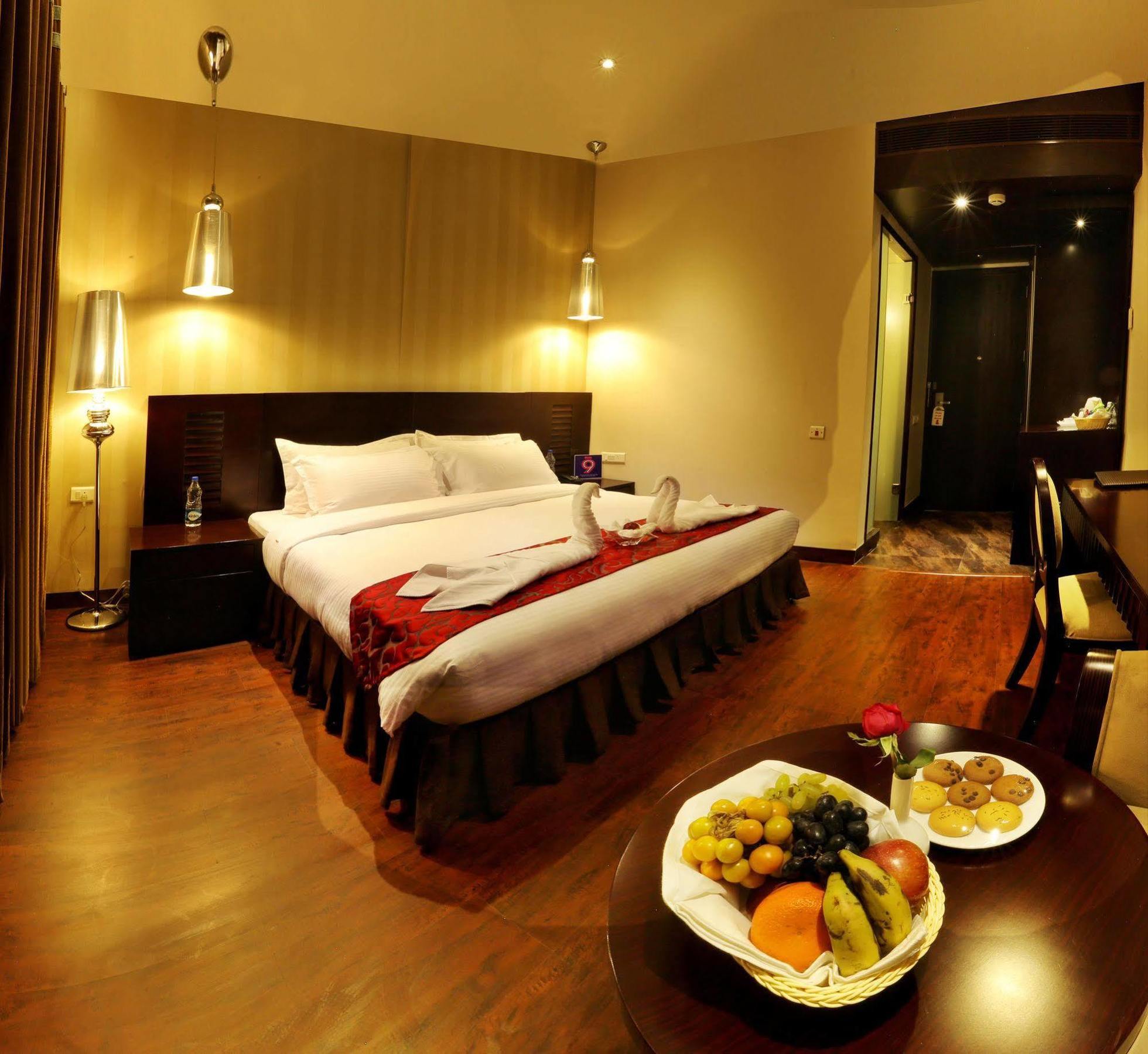 Five Elements Hotels Delhi- North Avenue New Delhi Exteriör bild