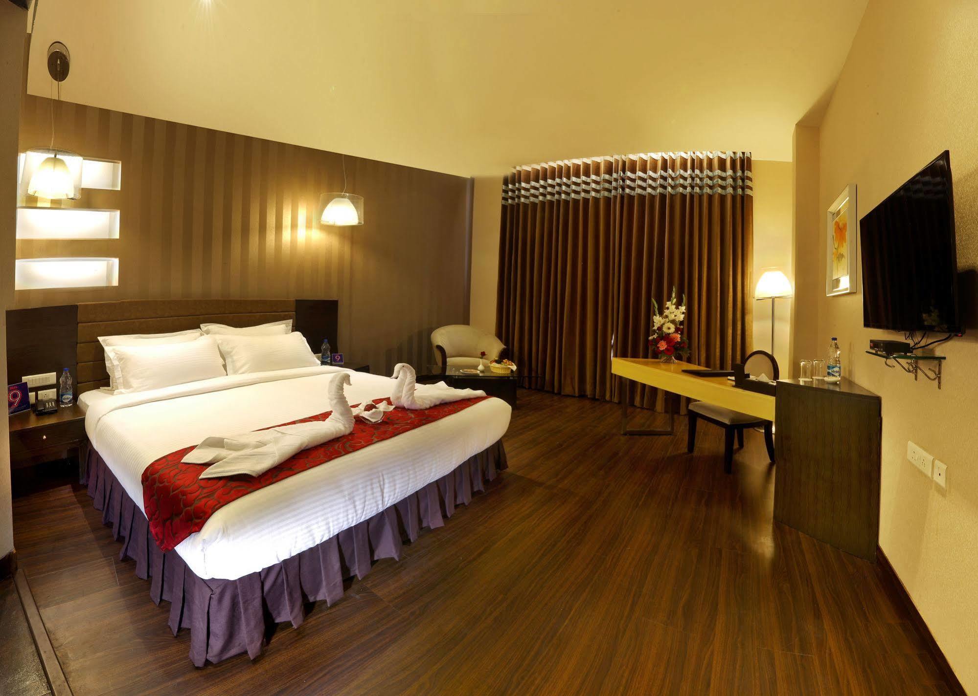 Five Elements Hotels Delhi- North Avenue New Delhi Exteriör bild