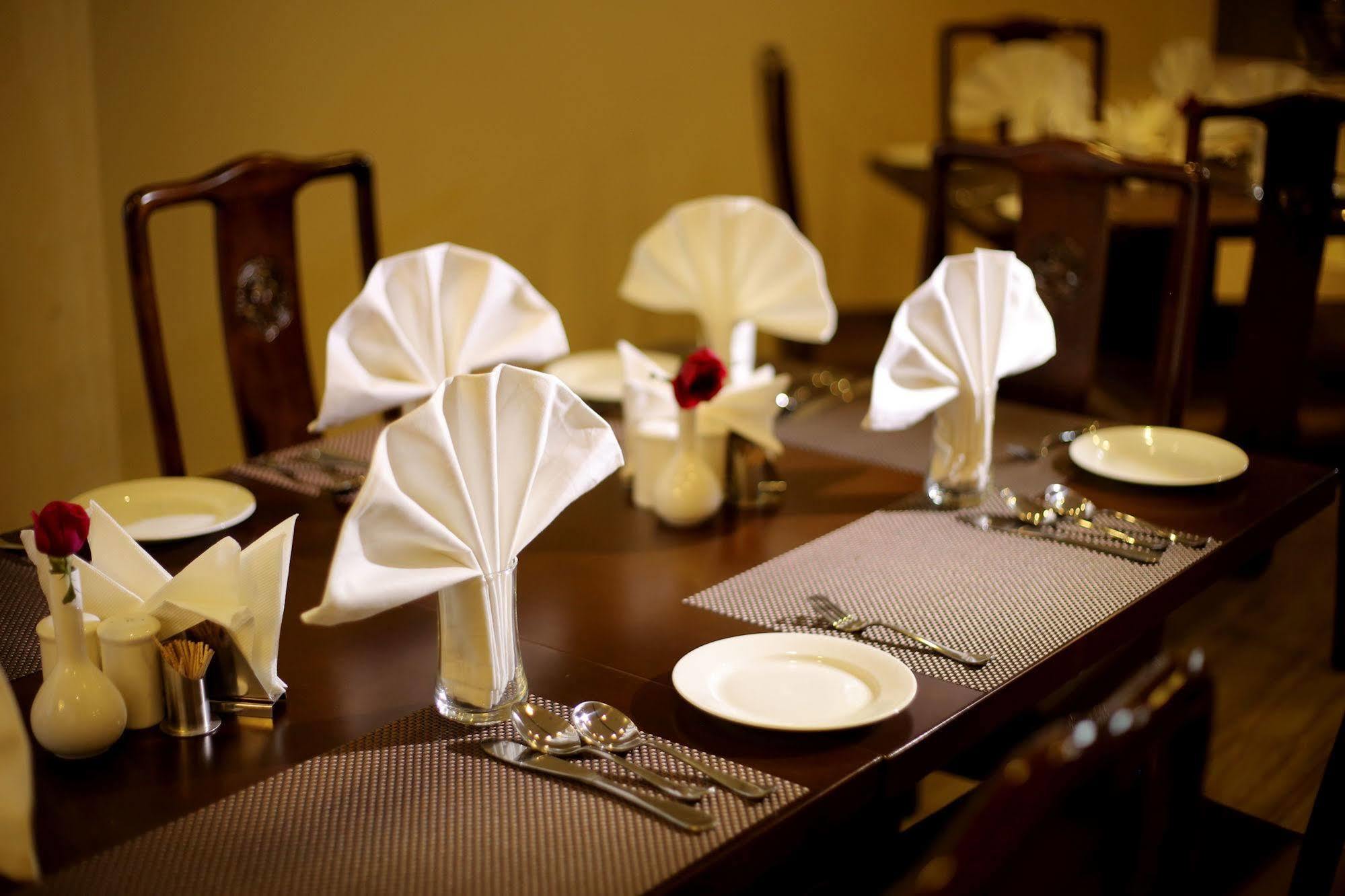 Five Elements Hotels Delhi- North Avenue New Delhi Exteriör bild
