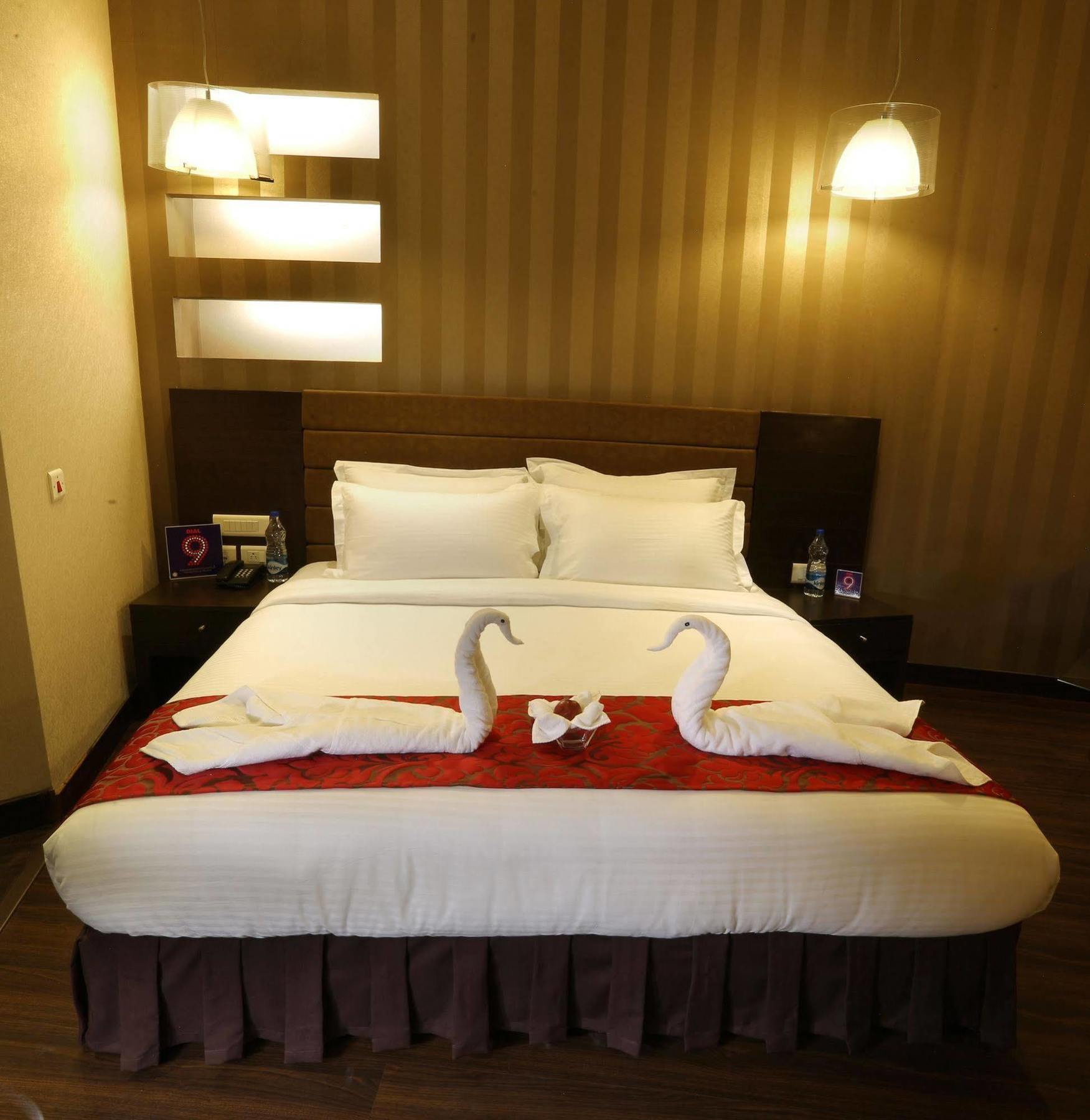 Five Elements Hotels Delhi- North Avenue New Delhi Exteriör bild